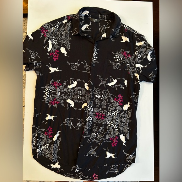 Neuw Other - Patterned summer NEUW short sleeve button down sz M